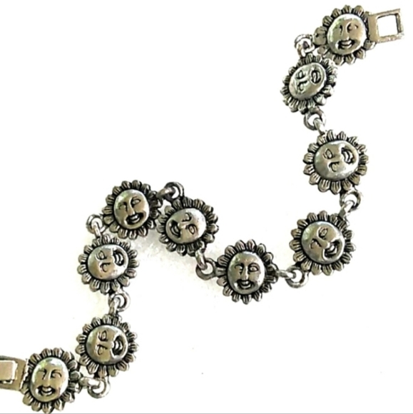Valtallica's Vintage Jewelry - VINTAGE Happy Sun Face Silver Tone Bracelet